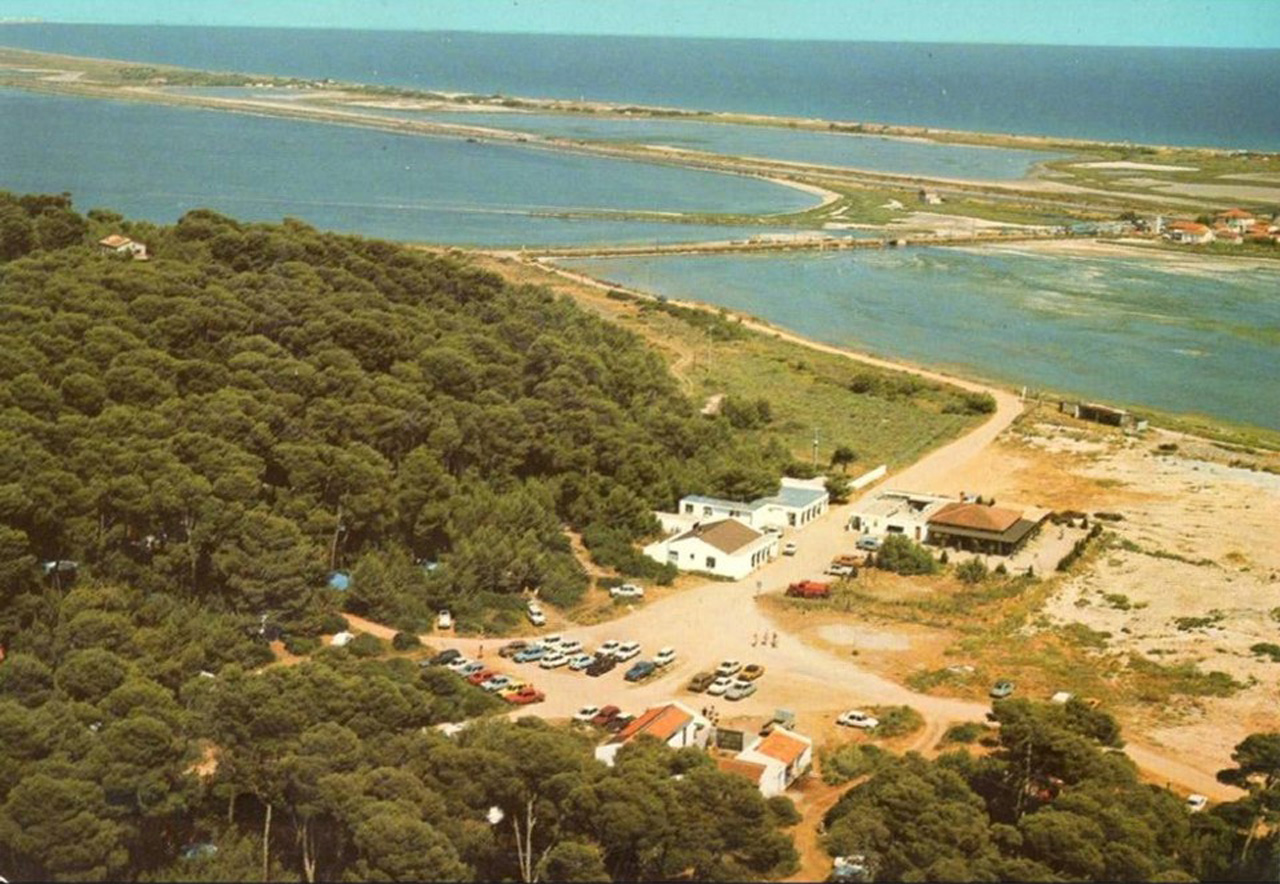 Traverses - vue aérienne ancien camping-1970
